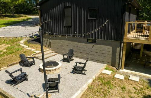 Modern 2BR Cabin w Hot Tub Near Wine Trail - Photo 7