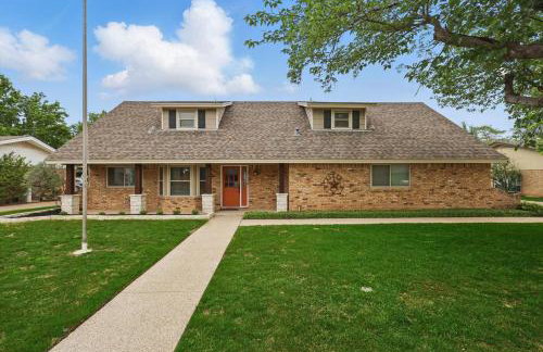 5BR w Pool, Golf Simulator, Game Room & EV Charger - Foto 60