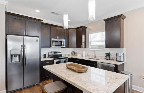 Mid-City 4BR w Pool & Balcony Near Streetcar & FQ - Foto 15