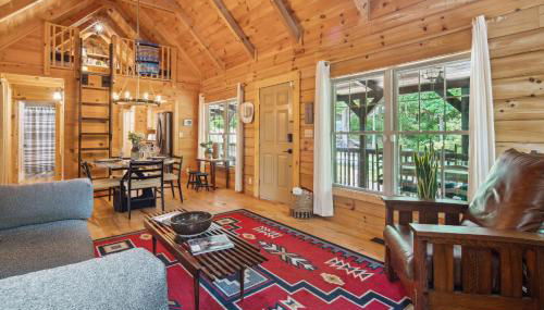 Pet-Friendly Lake Lure Cabin with Outdoor Oasis! - Foto 5