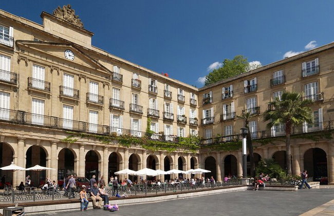 Bilbao Exclusive Private Walking Tour - Photo 4