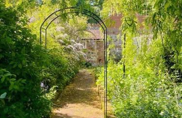 Wisteria Lodge, beautiful home in a great location - Foto 6