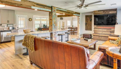 Fall and Football Vibes Titus Retreat with Game Room - Foto 3