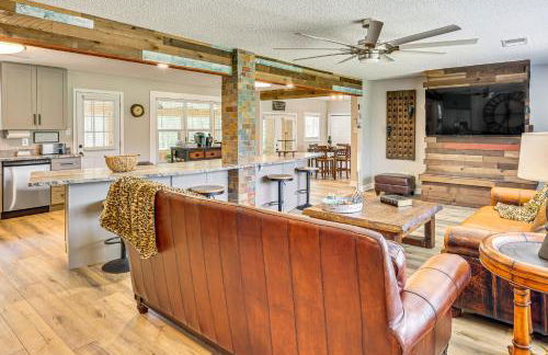 Fall and Football Vibes Titus Retreat with Game Room - Foto 3