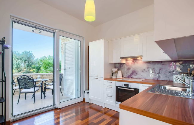 Apartment on Murter With Pool and Jacuzzi - Foto 6