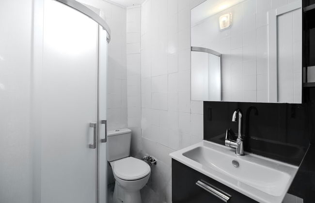 Villa With Terrace Right by the Sea in Urla - Photo 16