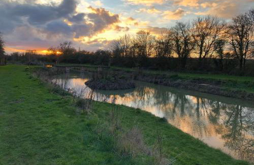 Couple’s Lodge With Hot Tub - Foto 59