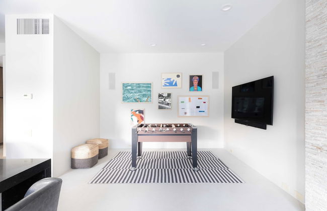 Moonshine by Avantstay Modern & Stylish Estate w/ Bar, Fire Pit & Hot Tub 5 bd - Foto 9