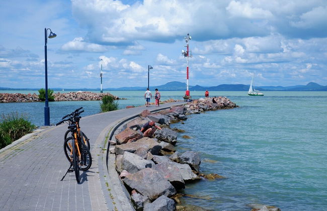 Lake Side Luxury – Steps to the Lake Lela - Foto 39