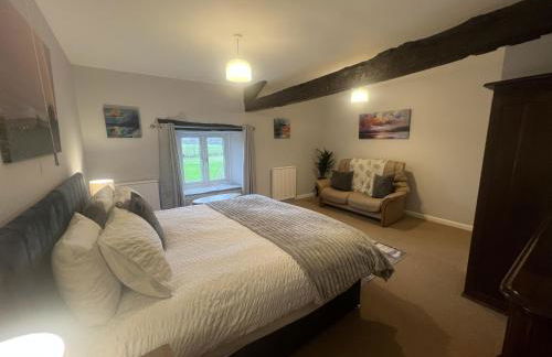 The Old Farmhouse, Yealand Redmayne, a characterful cottage in a rural setting - Photo 8