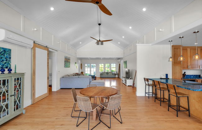 Gorgeous Renovated 1937 Plantation Style Beach House 50 Steps To The Center Of The Beach 5 Bedroom Home by RedAwning - Foto 22