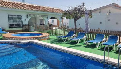 SE ALQUILA CHALET CON PISCINA Y YACUCCI - Foto 4