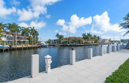 Waterfront Luxury Estate with Private Dock Lighthouse Point - Foto 16