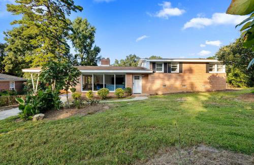 Orange Pit - 3BD 2BA Luxury Retreat - West Cola - Photo 18