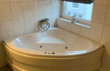 Großes Apartment Aschaffenburg 4 Schlafzimmer bis zu 10 Personen Mainpark Apartment Mainaschaff - Foto 55