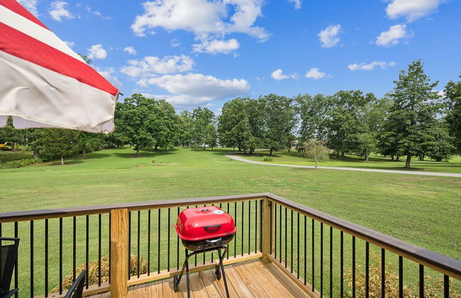 Tranquil Cozy 3br Home With Deck & Bbq 3 Bedroom Home by RedAwning - Photo 26