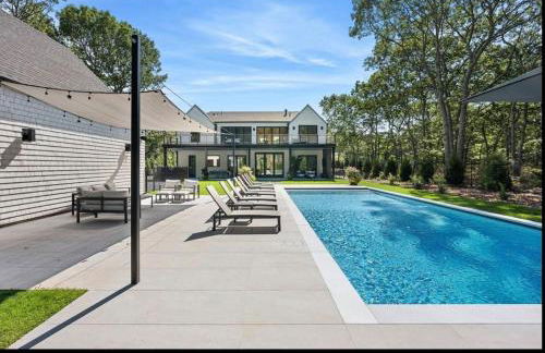 East Hamptons Modern 8 Bedroom New Construction - Foto 14