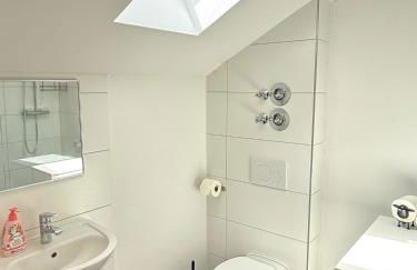 Modern Flat Karlsruhe - Waschmaschine, Fußbodenheizung, Regendusche - Foto 12