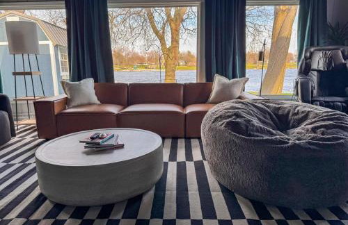 Waterfront Home with Arcade, MassageChair, Firepit, Infinity Game Table - Foto 63