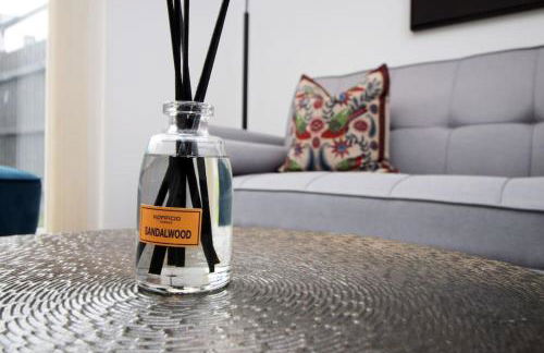 Modern and Cosy 3 Bed House Close to Cardiff City Centre perfect for Family Relocations, Contractors & Groups by Gurkha Stay with Free Parking and Wifi - Foto 43