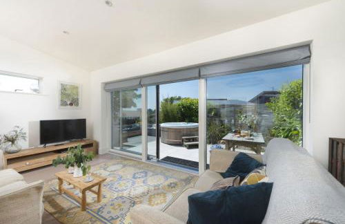 6 The Dunes At Upton Towans - Short walk to the beach - Hot Tub - Free Wi-Fi - Foto 3