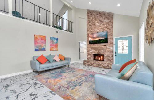 AccessibleGem 3BR Jacuzzi & Air Hockey Sleeps 13 Chinatown - Foto 31