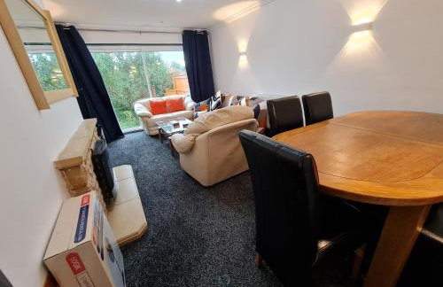 Bristol 2-Bed Bungalow Sleeps 4 Parking - Foto 11