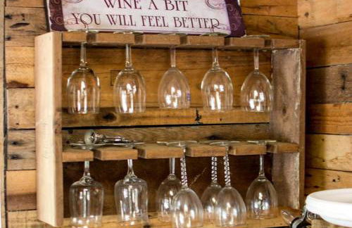 Spacious Cabin for a Group Getaway Overlooking Junior Lake in Florida - Foto 4