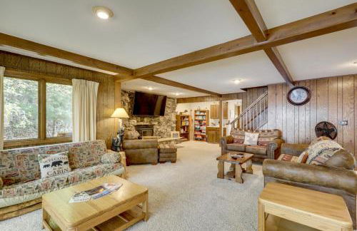 Lakeside Northwoods Retreat Dock, Deck, Fire Pit! - Foto 7