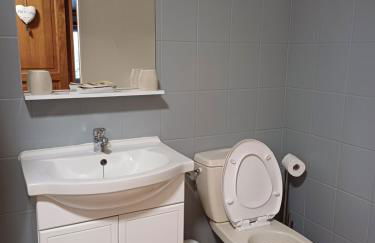 2 hébergements différents 1 gîte avec deux chambres et 1 chambre d'hôtes avec salon privé - Foto 16