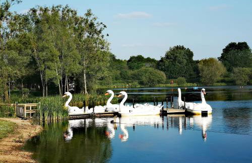 Lake Escape - Hoburne Cotswolds - Foto 18