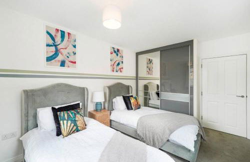 5-BR Home 7-Beds Wi-Fi Parking, Great for Contractors Peterborough, Wi-Fi - Foto 16