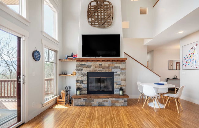 Private Retreat w/ Hot Tub, Amazing Views, Game Room Silver Spoon by Avantstay - Foto 3