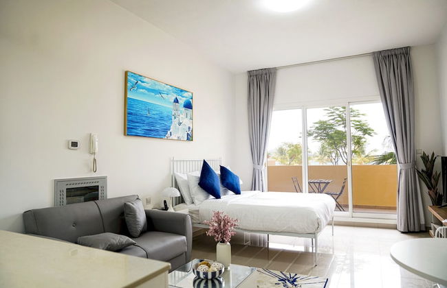 Stunning Sea View Apt. With Balcony - RAK - Photo 1