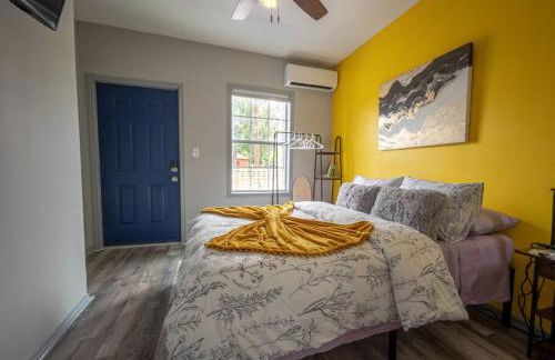 SuperValue Suite #1 @ East End Revitalized - Foto 1