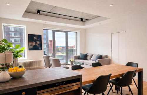 Beautiful view to Canary Wharf , O2 arena , near by London Excel 3-beds - Photo 10