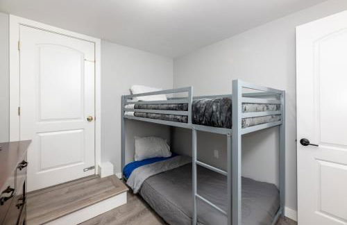 Steps to Beach Lake-View Laconia Getaway! - Foto 14