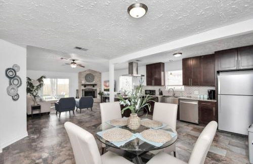 Coastal Comfort Moments from the Boardwalk with Gated Boat Parking - Foto 13