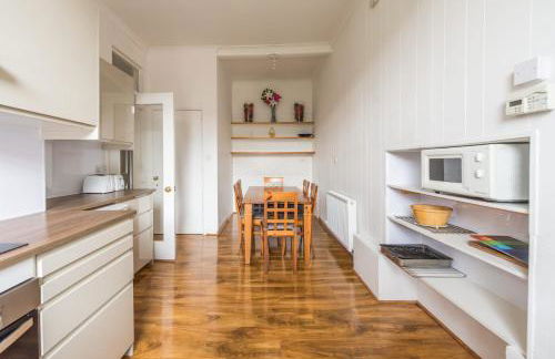 3 bed overlooking meadows park - Foto 16