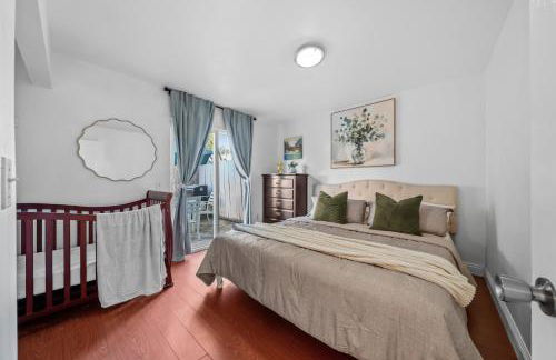 Entire Private Home with 4 Bedrooms 2 Bathrooms, Garage & Gated Yard, Near San Diego Gaslamp, Beach, Available Now - Foto 7