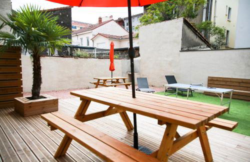 MAISON LE GRATTE CIEL - séminaire ou famille, salle de réunion, 8 chambres Clim, Jardin & Salle de sport - Foto 48