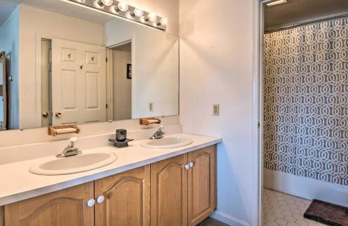 Updated Condo Next to Burke Mountain Bike Trails! - Foto 14