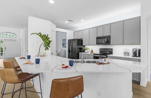 Relax, Play & Unwind in Paradise! Poolside Fun & Resort Vibes - Villa Sail Away - Foto 20