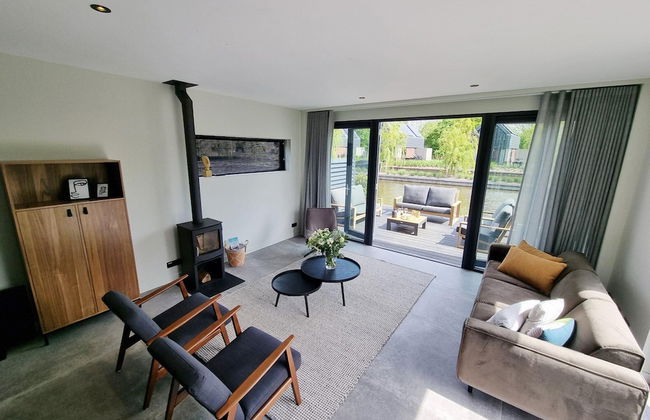 Luxurious Detached Water Villa With Jetty - Foto 1