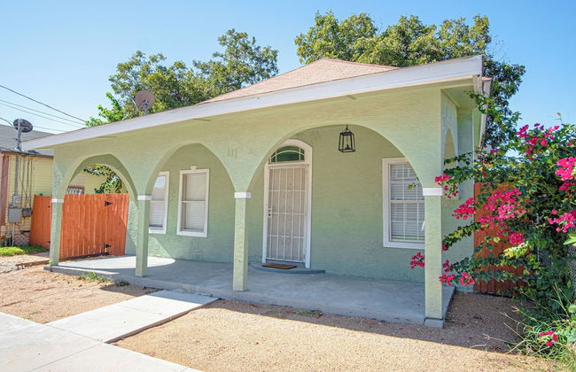 3 Br/1 BA Remodeled Home Near Downtown - Photo 20