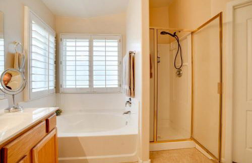 1 Mi to Surprise Stadium! Home with Patio and Hot Tub - Foto 18