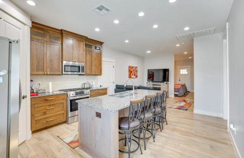 Toquerville Home with Mtn Views, Near State Parks! - Foto 1