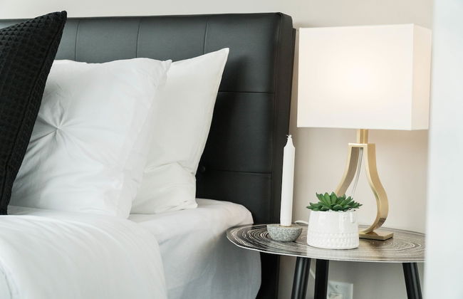 QuickStay Yorkville Condo - Yonge & Bloor - Photo 5