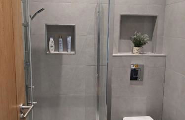 Modern aptmt, 2 Stops to Central London, Smart lock, Netflix - Foto 5