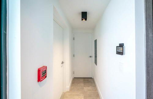 Bayview Villa by Rove Travel - Waterfront with Patio - Foto 45